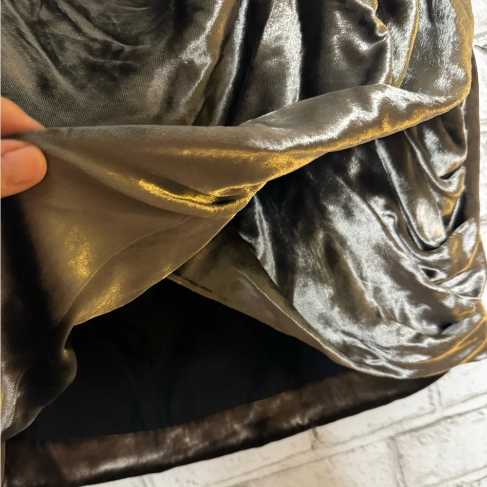 Elizabeth and James Velvet skirt size 4